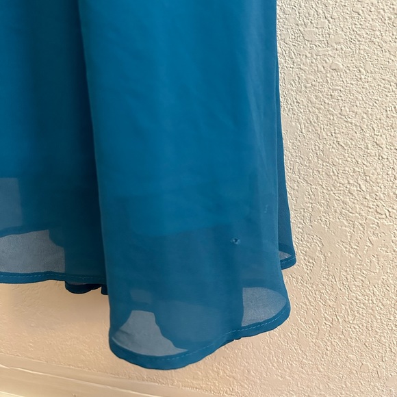 Rubber Ducky Pleated Blue V-Neck Maxi Dress - Picture 8 of 9